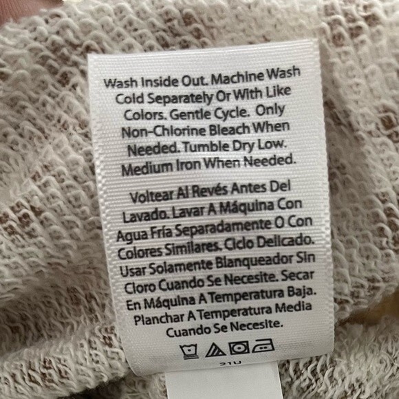 Time and Tru Woman’s Leopard Animal Print Sweatshirt NWT - Picture 10 of 10